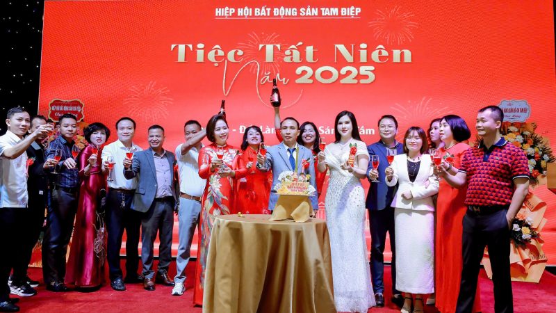 Dấu ấn Hoa hậu Đại sứ Chu Thị Hồng Hoa trong đêm tiệc tất niên của giới địa ốc Tam Điệp