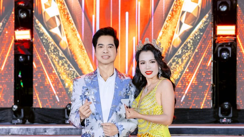 Diện đầm vàng nổi bật, Á hậu Nguyễn Thị Kim Liên gây ấn tượng tại Chung kết Hoa hậu Doanh nhân Việt Nam 2026