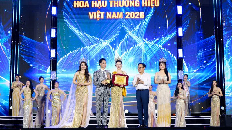 Phát “sốt” trước nhan sắc siêu thực của Tân Hoa hậu Trí tuệ – Hoa hậu Thương hiệu Việt Nam 2026