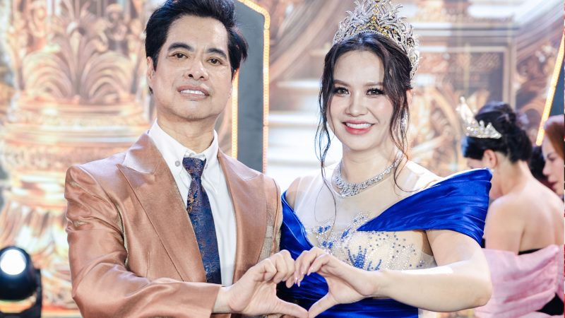 Hoa hậu An Võ nhận bằng vinh danh từ danh ca Ngọc Sơn tại Hoa hậu Doanh nhân Hương sắc Việt Nam 2026