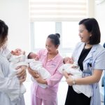 Ca sinh tam thai hy hữu của sản phụ 28 tuổi